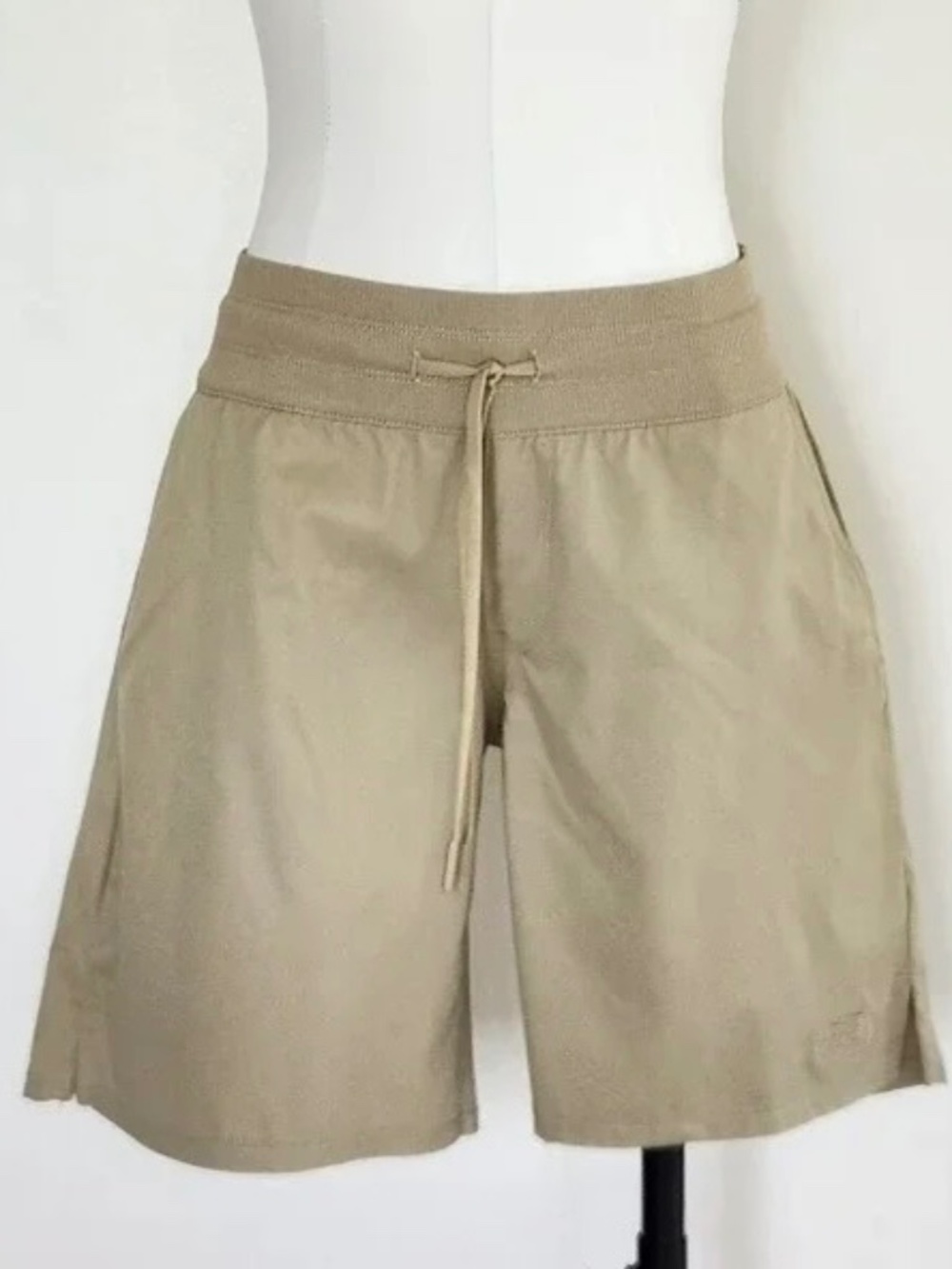 North Face Aphrodite Mountain Bermuda shorts, Small, Khaki